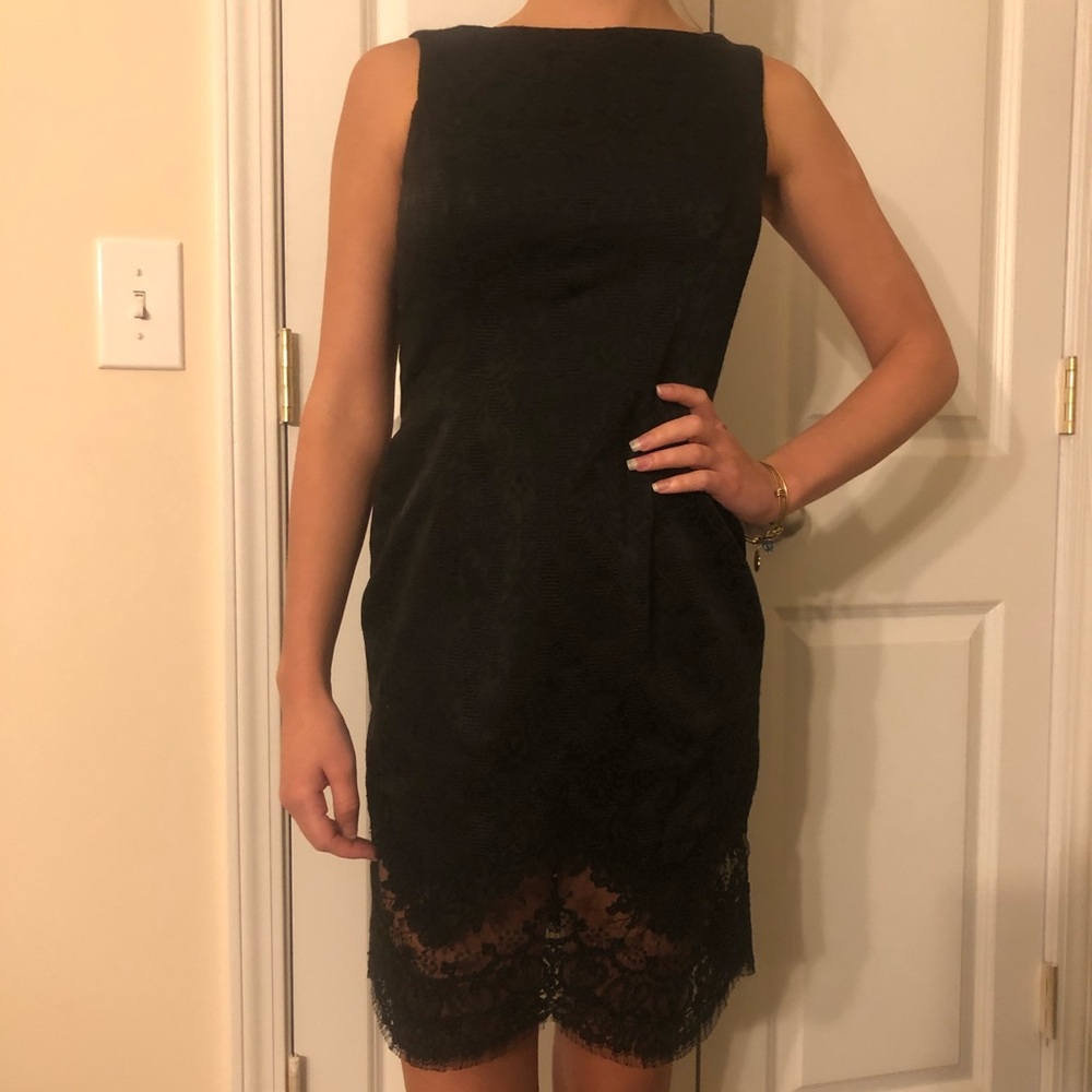 Authentic Carmen Marc Valvo BL. lace dress size 2